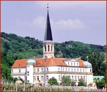 Deutsch Ordenshaus im Schloss Gumpoldskirchen Hochzeitslocation Bankettsaal