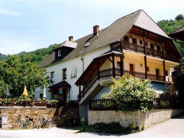 Weinbau & Gästezimmer Fam. Pammer - Heuriger mieten