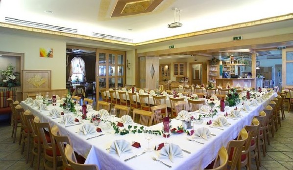 Restaurant Hotel Wallner zum grünen Baum St. Valentin - Seminare - Feste feiern