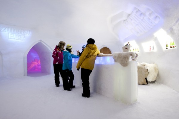 White Lounge Iglu-Bar Incentives