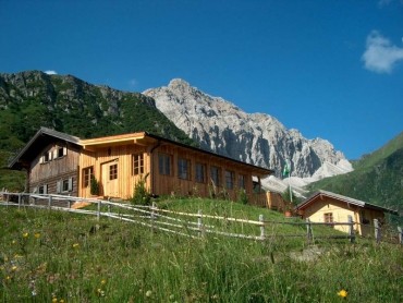 Porzehütte (1942 m)