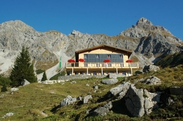 Heinrich-Hueter-Hütte (1766 m)