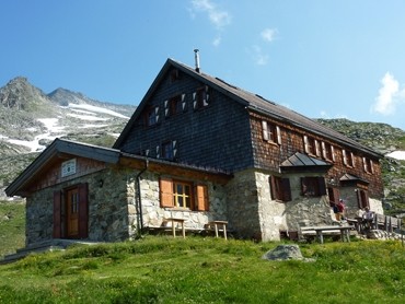 Neue Fürther Hütte (2201 m)