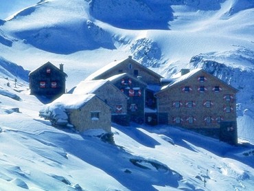 Kürsinger Hütte (2558 m)