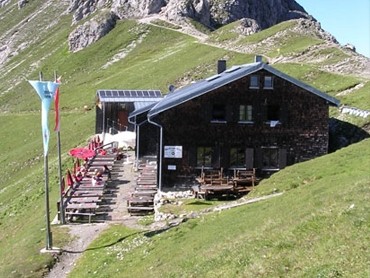 Nördlinger Hütte (2238 m)