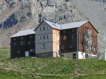 Neue Heilbronner Hütte (2320 m)