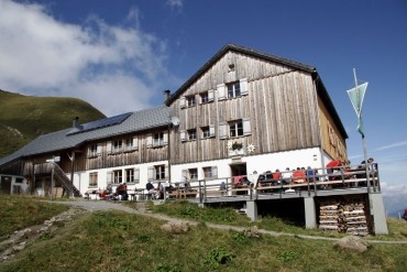 Tilisunahütte (2211 m)