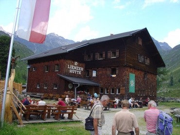 Lienzer Hütte (1977 m)