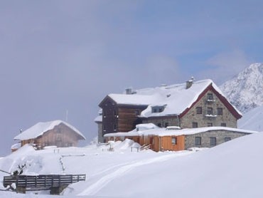 Franz-Senn-Hütte (2147 m)