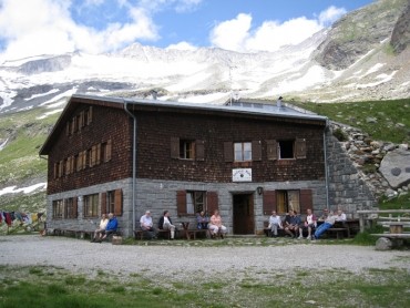 Gießener Hütte (2215 m)