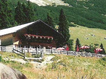 Hochfeldern-Alm (1753 m)